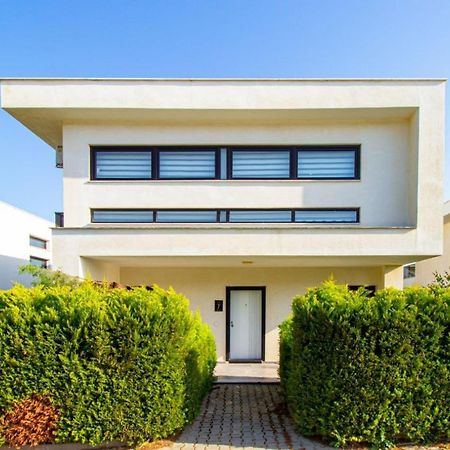 Oezel Bahceli Villa Kuşadası Ngoại thất bức ảnh